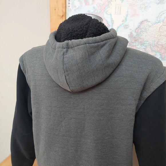 UNIVIBE Fuzzy Sherpa Lined Full Zip Jacket Grey Stripe Black Accent Men's Large - Picture 4 of 11